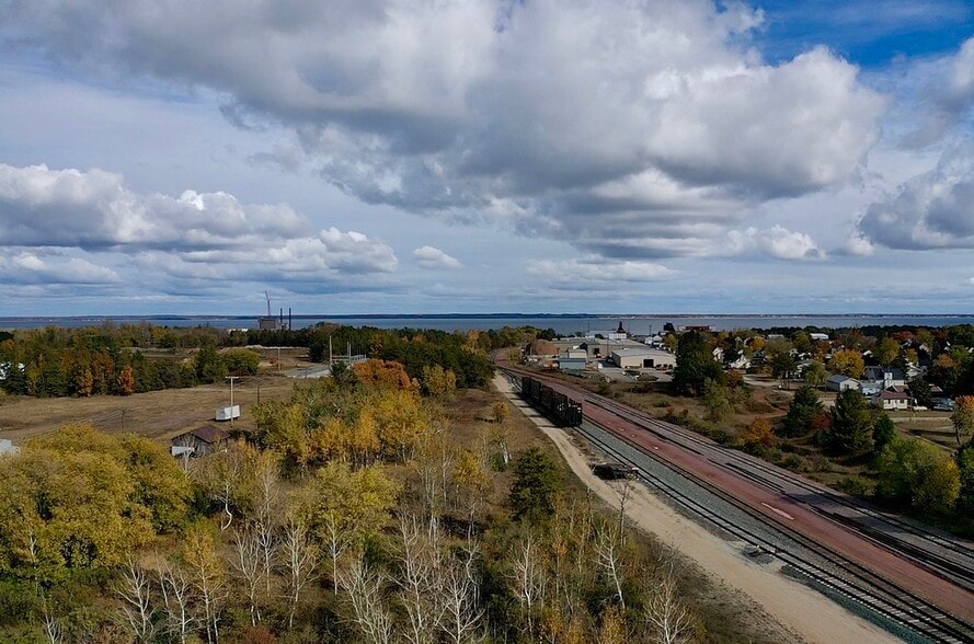 1720 N Lincoln Rd, Escanaba, MI à louer - Photo du bâtiment - Image 3 de 7