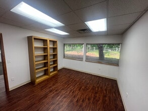 411 W Lake Lansing Rd, East Lansing, MI for lease Interior Photo- Image 2 of 18