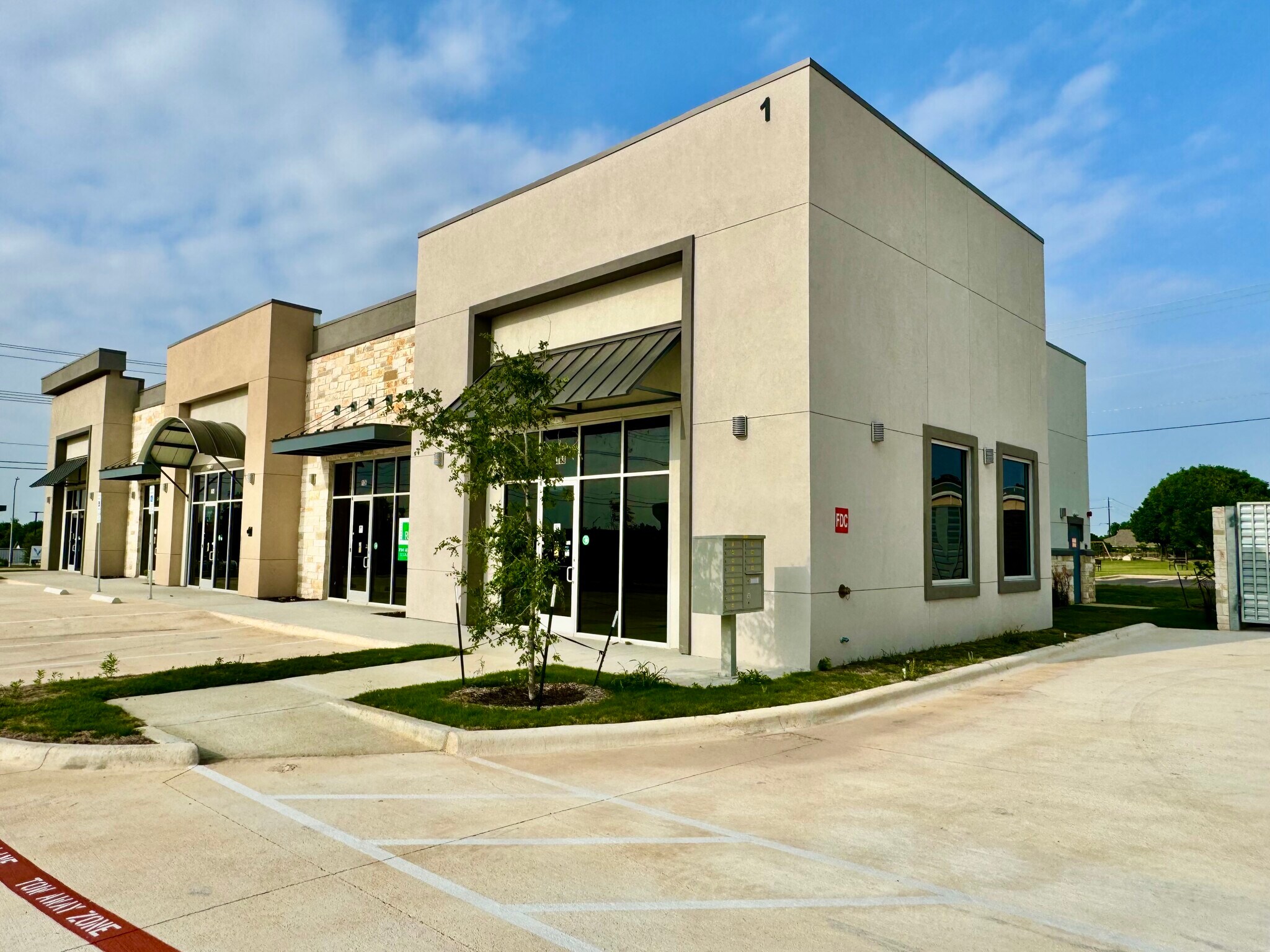 700 W New Hope Dr, Cedar Park, TX à louer Photo du bâtiment- Image 1 de 16