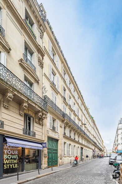 32 Rue Washington, Paris à vendre - Photo du bâtiment - Image 2 de 17