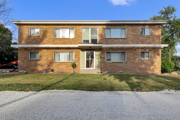 1222 N 116th St, Wauwatosa, WI à vendre Photo principale- Image 1 de 9