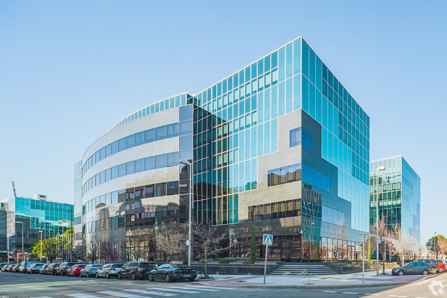 LOOM Campo de las Naciones, Avenida Partenón, 12, Madrid, Madrid for lease - Building Photo - Image 1 of 1