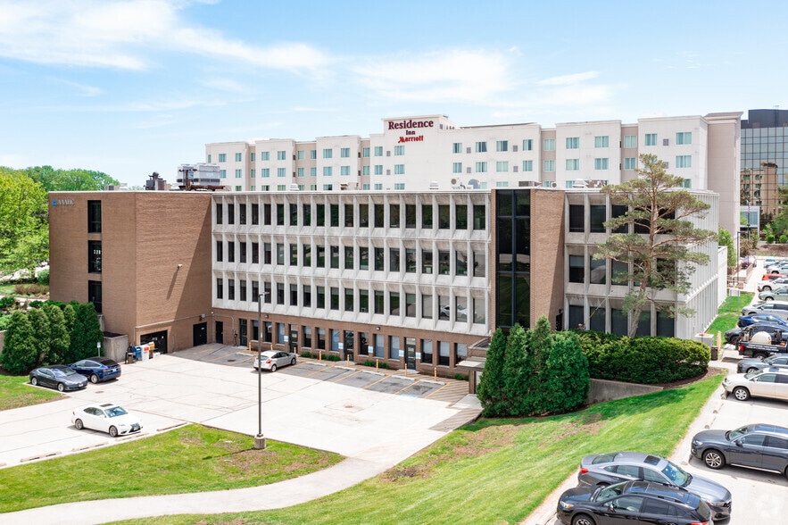 3201 Old Glenview Rd, Wilmette, IL for lease - Building Photo - Image 3 of 11