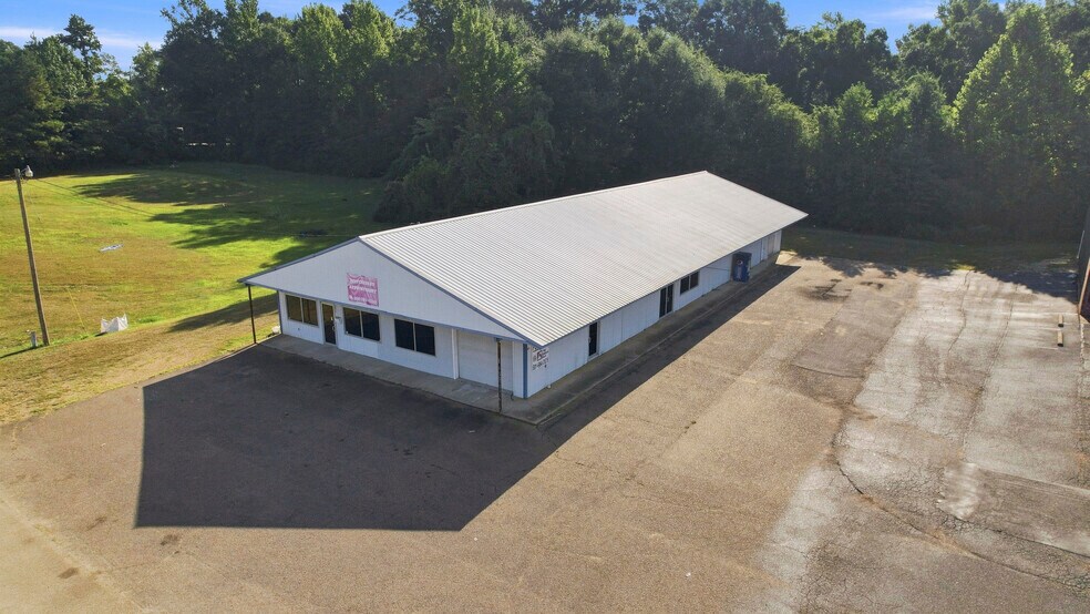 903 S Locust St, Mccomb, MS à vendre - Photo du bâtiment - Image 2 de 22