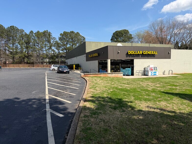 1225 Cedar Shoals Dr, Athens, GA à louer - Photo du bâtiment - Image 2 de 7