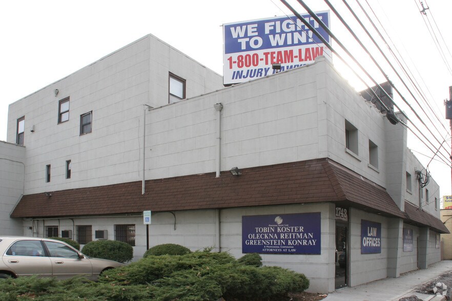 1743 Saint Georges Ave, Rahway, NJ à vendre - Photo du bâtiment - Image 2 de 3