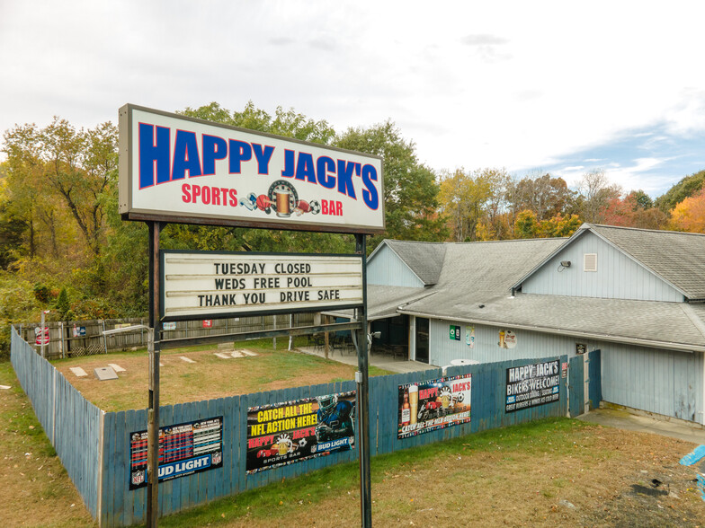 1019 Norwich Rd, Plainfield, CT for sale - Building Photo - Image 1 of 38