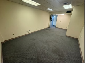 6411 Buswell Rd, Richmond, BC à louer Photo intérieure- Image 1 de 2