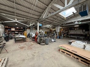 3100 E 10th St, Oakland, CA à louer Photo intérieure- Image 1 de 5