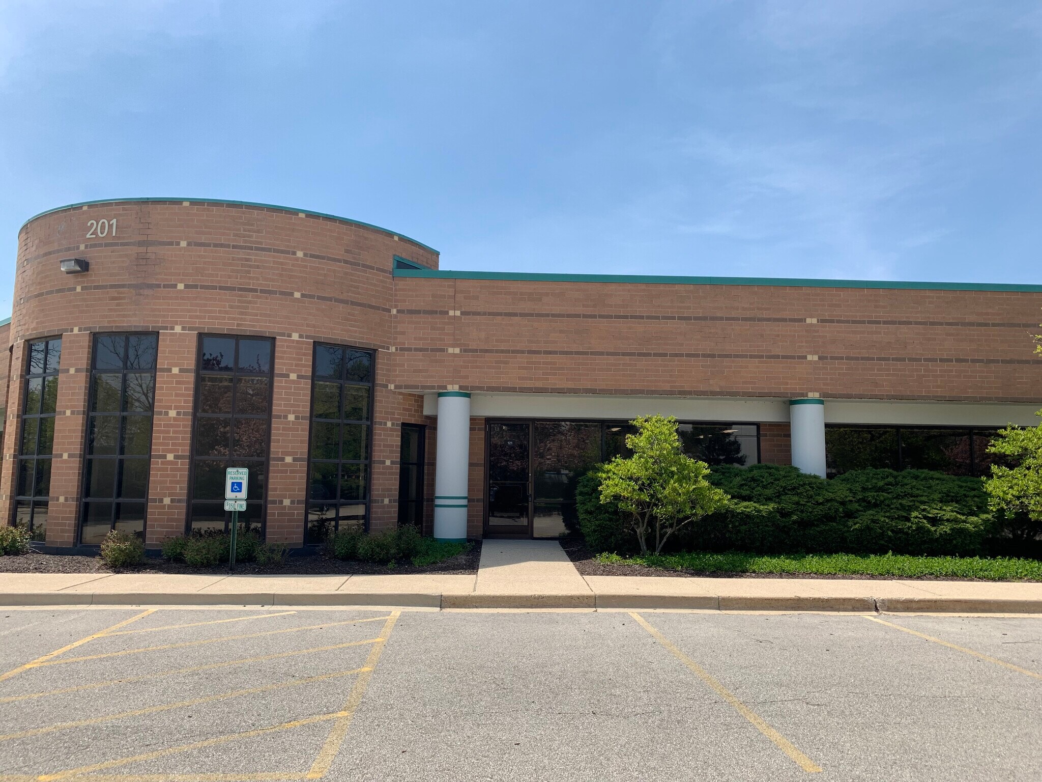 201 Hansen Ct, Wood Dale, IL for lease Building Photo- Image 1 of 6