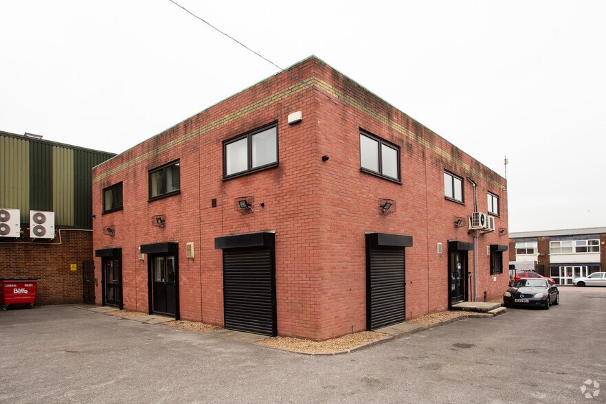 59A Imperial Way, Croydon à louer - Photo du bâtiment - Image 2 de 3