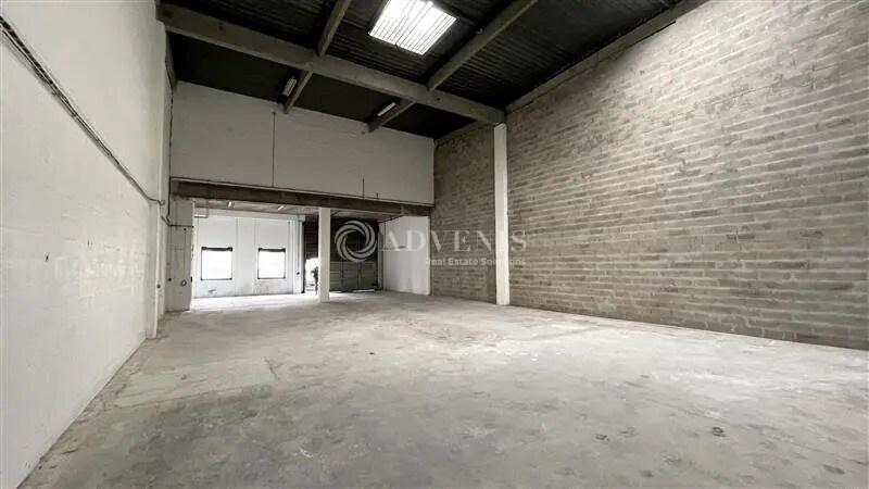 Flex in Lognes for lease - Interior Photo - Image 1 of 11