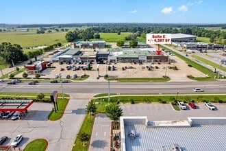 1395 E Henri De Tonti Blvd, Springdale, AR à louer Photo intérieure- Image 2 de 29