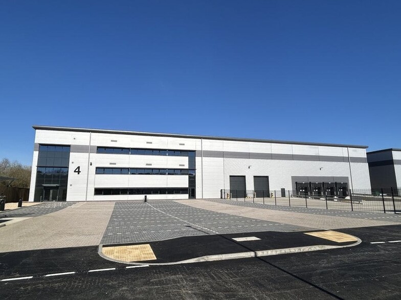 9-10 Empire Rd, Bicester for lease - Building Photo - Image 3 of 10