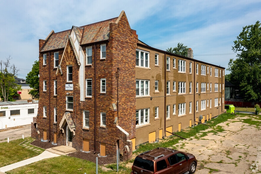 574 W Huron St, Pontiac, MI for sale - Building Photo - Image 3 of 18