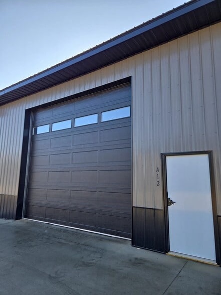 47795 Van Donge St, Sioux Falls, SD for sale - Building Photo - Image 2 of 14