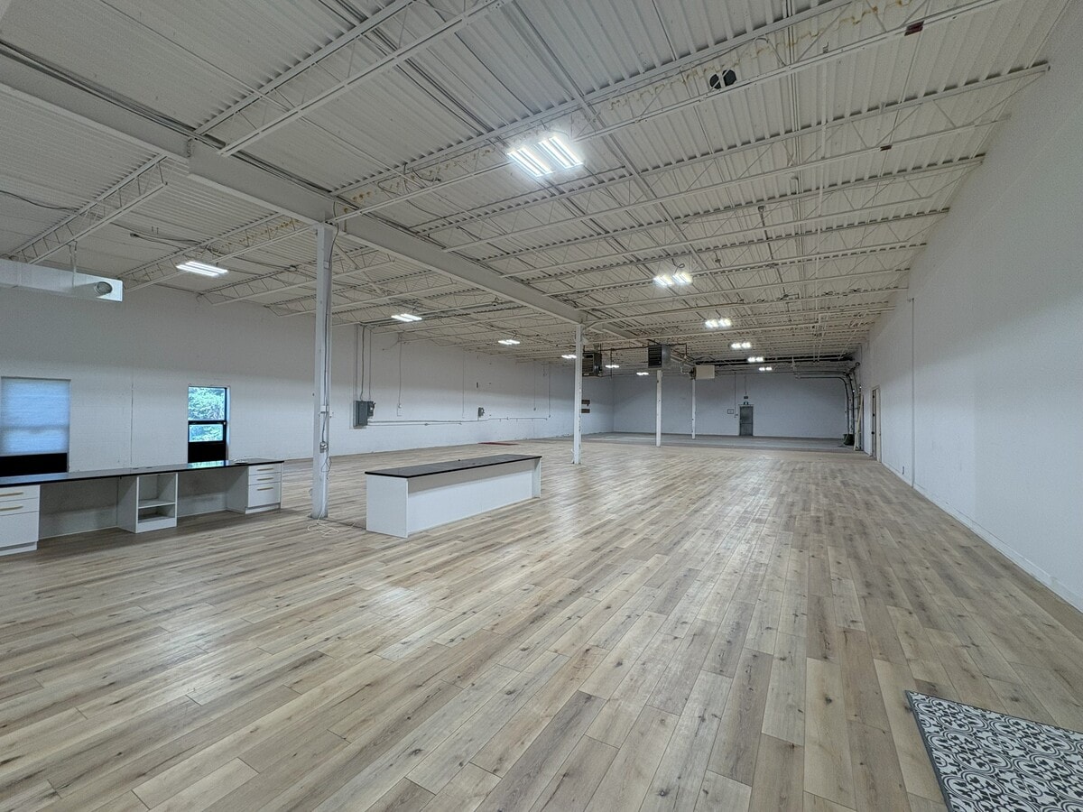 2710 Lancaster Rd, Ottawa, ON K1B 4W8 - Unit 101, 101A -  - Interior Photo - Image 1 of 9