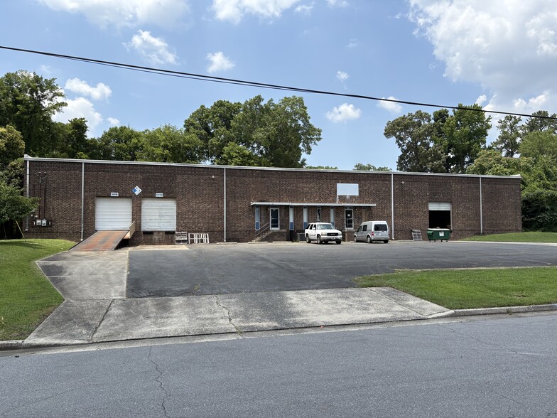 515-517 Enterprise Dr, Charlotte, NC for lease - Building Photo - Image 1 of 7