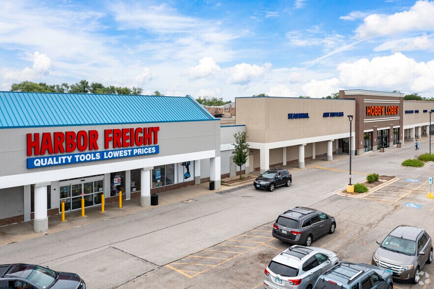 7225-7241 W Dempster St, Niles, IL à louer - Photo du bâtiment - Image 2 de 5