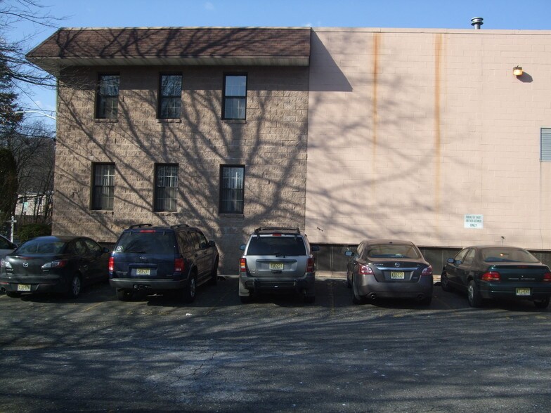 227 1st St, Ho-Ho-Kus, NJ for lease - Building Photo - Image 2 of 2