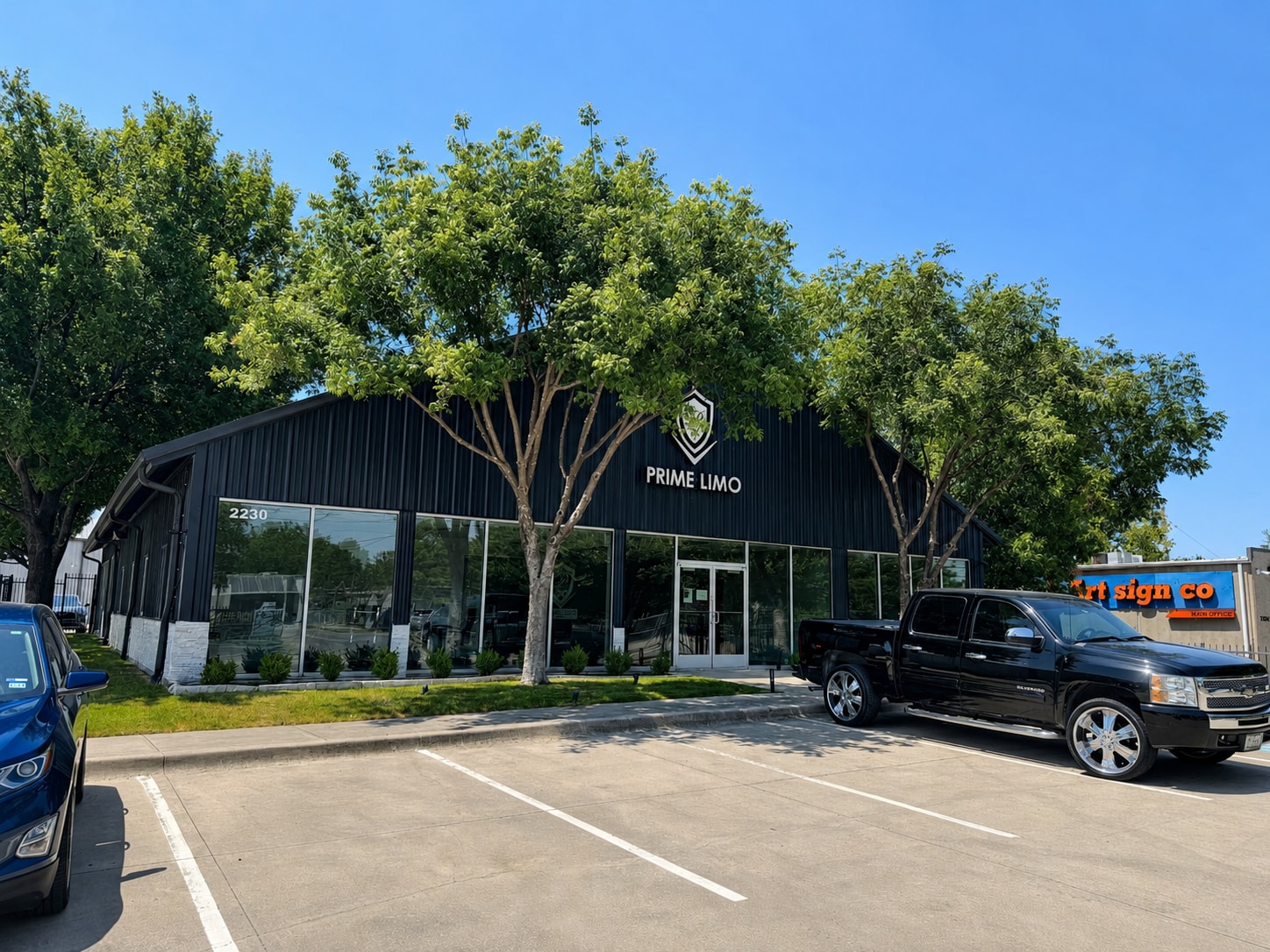 2230 Joe Field Rd, Dallas, TX for lease Interior Photo- Image 1 of 15