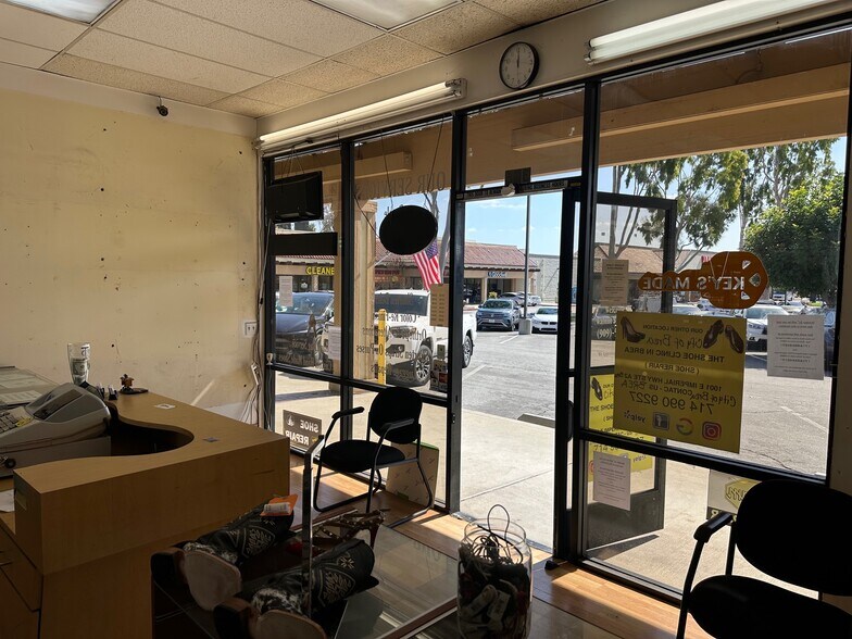 330-352 N Lemon Ave, Walnut, CA à louer - Photo du bâtiment - Image 3 de 9