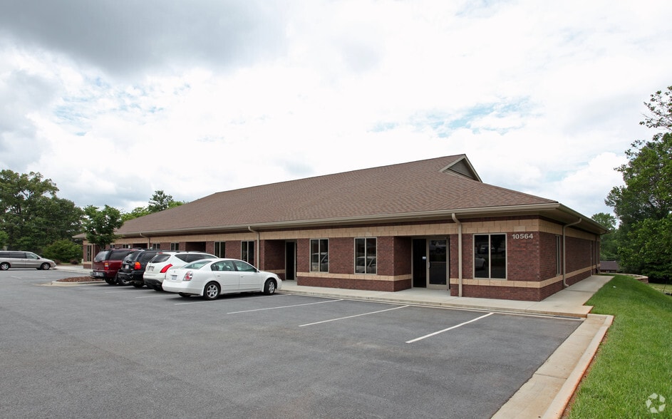 10564 N Main St, Archdale, NC for lease - Primary Photo - Image 1 of 4
