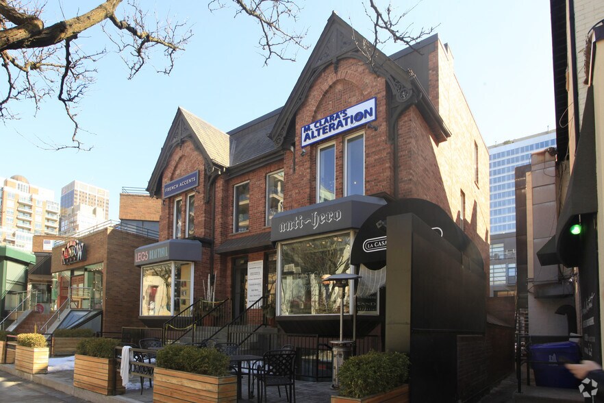 111-113 Yorkville Ave, Toronto, ON à louer - Photo du bâtiment - Image 1 de 1