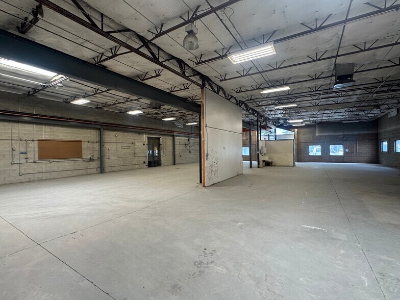 4268-4272 W Nike Dr, West Jordan, UT à louer - Photo du bâtiment - Image 3 de 11