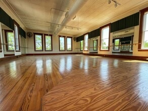 19 E Waterloo St, Canal Winchester, OH for lease Interior Photo- Image 2 of 2