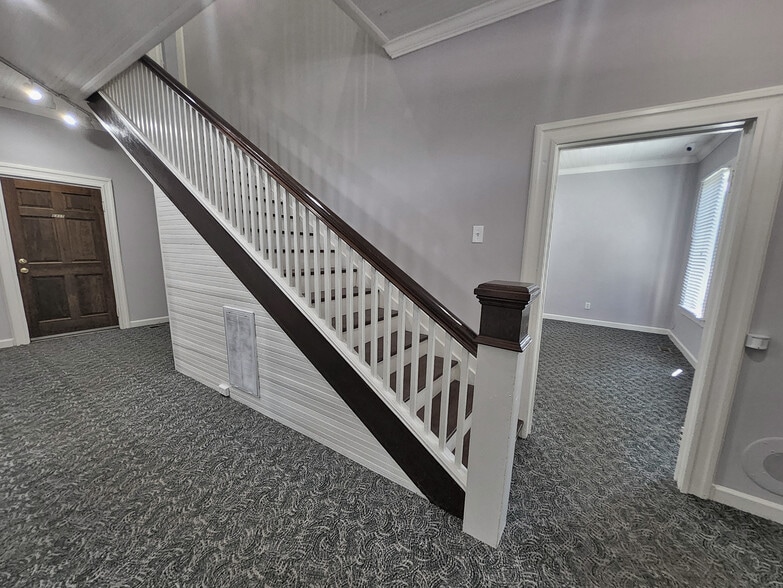 191 Friarsgate Blvd, Irmo, SC for sale - Interior Photo - Image 3 of 25