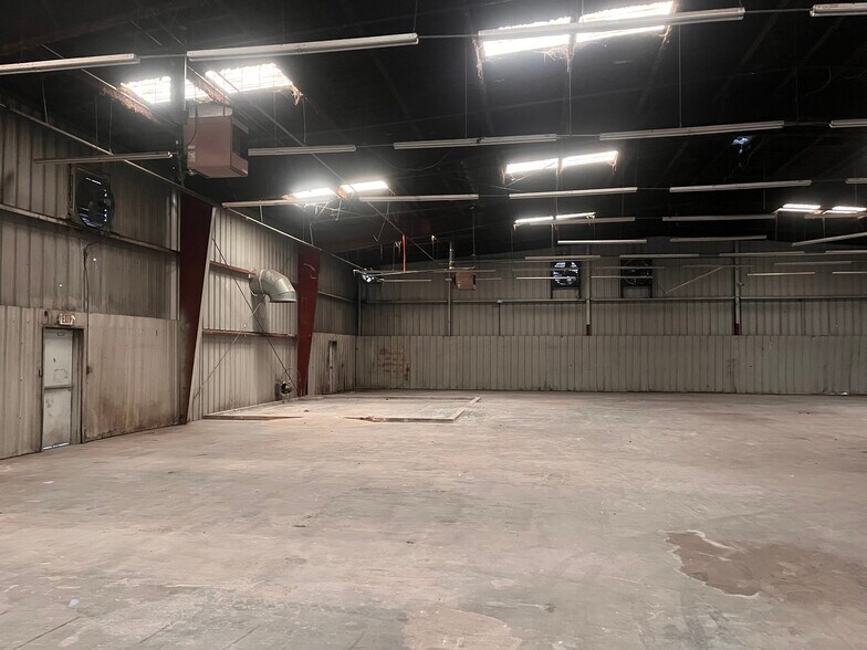 10132 Buxton St, Houston, TX for lease - Building Photo - Image 2 of 6