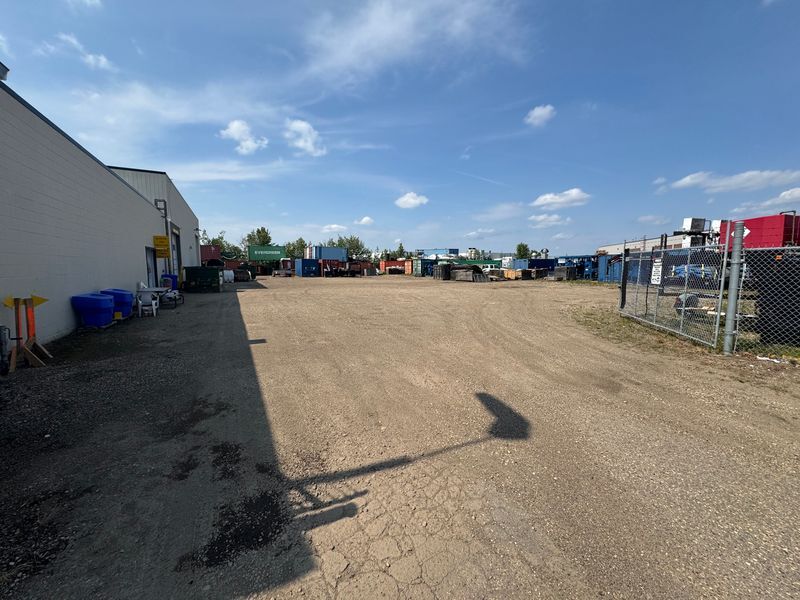 8210 Mcintyre Rd NW, Edmonton, AB à vendre Photo du bâtiment- Image 1 de 1