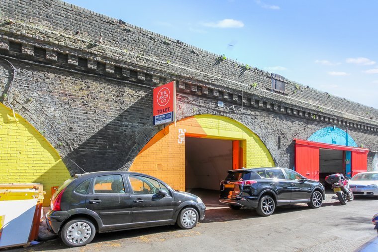 Ridgeway Rd, Londres à louer - Photo principale - Image 1 de 4