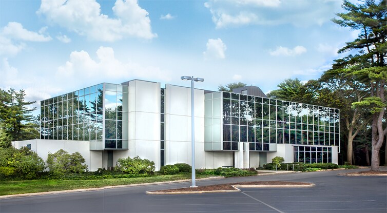 800 Veterans Memorial Hwy, Hauppauge, NY for lease - Building Photo - Image 3 of 3