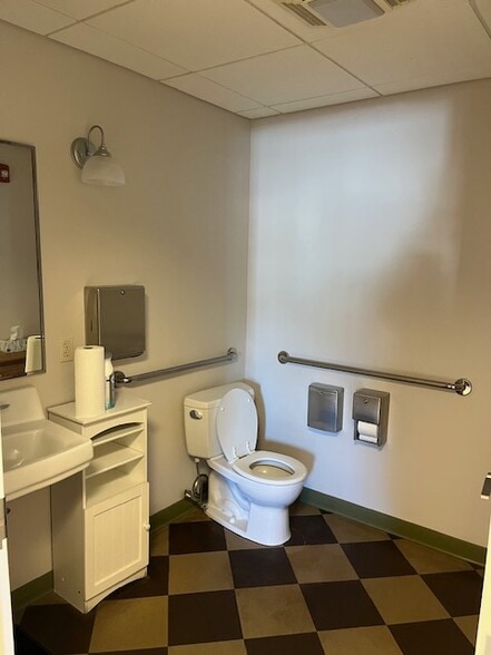 481 Main St, Springvale, ME for lease - Building Photo - Image 2 of 9