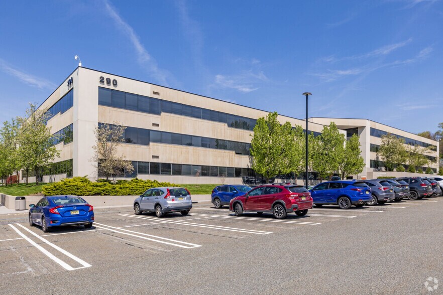290 W Mount Pleasant Ave, Livingston, NJ à louer - Photo principale - Image 1 de 25