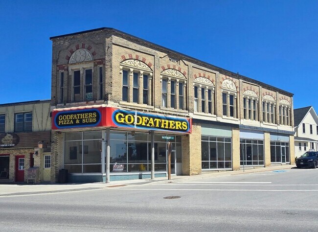 Plus de détails pour 1 Rattenbury St E, Dungannon, ON - Commerce de détail à vendre