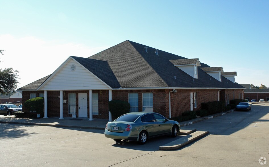 2707 Bolton Boone Dr, DeSoto, TX à louer - Photo du bâtiment - Image 2 de 15