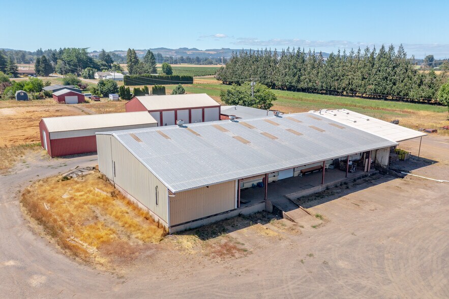 6494 Windsor Island Rd N, Keizer, OR à vendre - Photo du bâtiment - Image 3 de 29