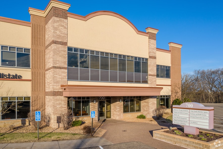 670 Commerce Dr, Woodbury, MN for lease - Building Photo - Image 3 of 13