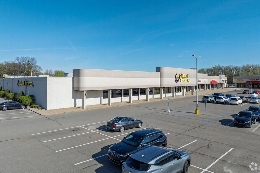 8204-8260 23 Mile Rd, Shelby Township, MI à louer - Photo du bâtiment - Image 2 de 6
