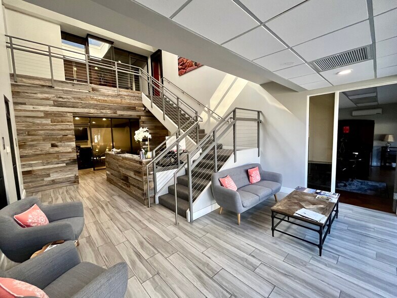 7210 N 16th St, Phoenix, AZ à vendre - Photo du bâtiment - Image 2 de 7