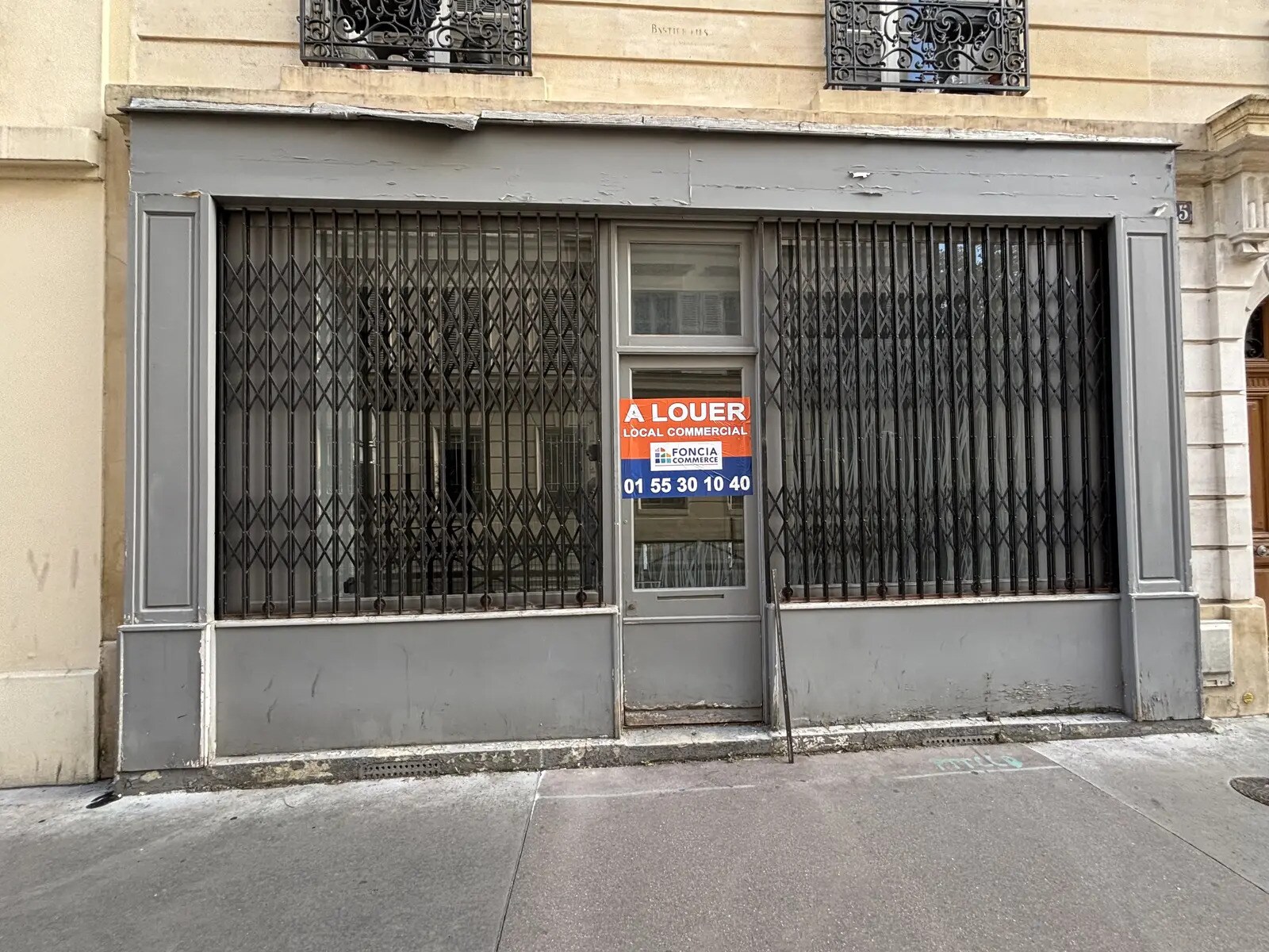 15 Rue Fondary, Paris à louer Photo du bâtiment- Image 1 de 16