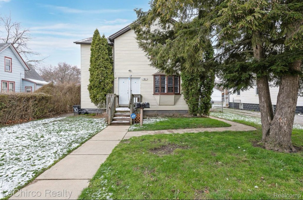 Multifamily Residential Portfolio 5 Unit portfolio of 2 properties for sale on LoopNet.ca Building Photo- Image 1 of 32