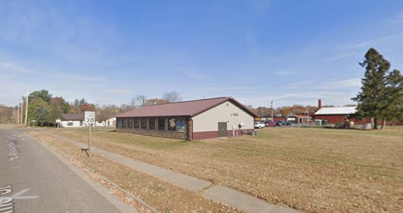 Dr of Physical Therapy portefeuille de 2 propriétés à vendre sur LoopNet.ca - Photo du bâtiment - Image 2 de 4