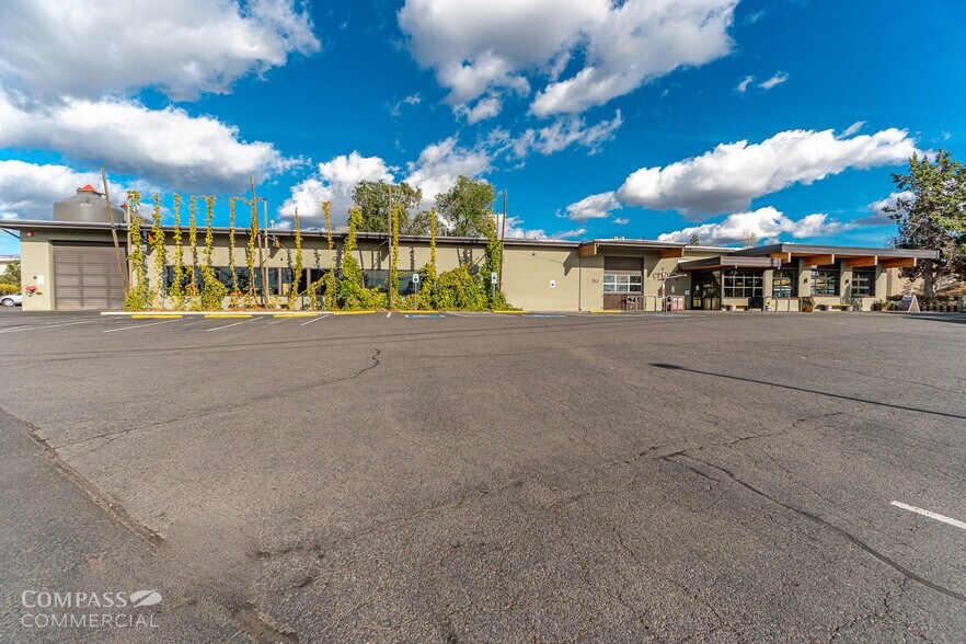 50 SW Division St, Bend, OR for lease - Building Photo - Image 3 of 17