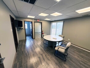 1250 Jarvis Ave, Elk Grove Village, IL à louer Photo intérieure- Image 2 de 8