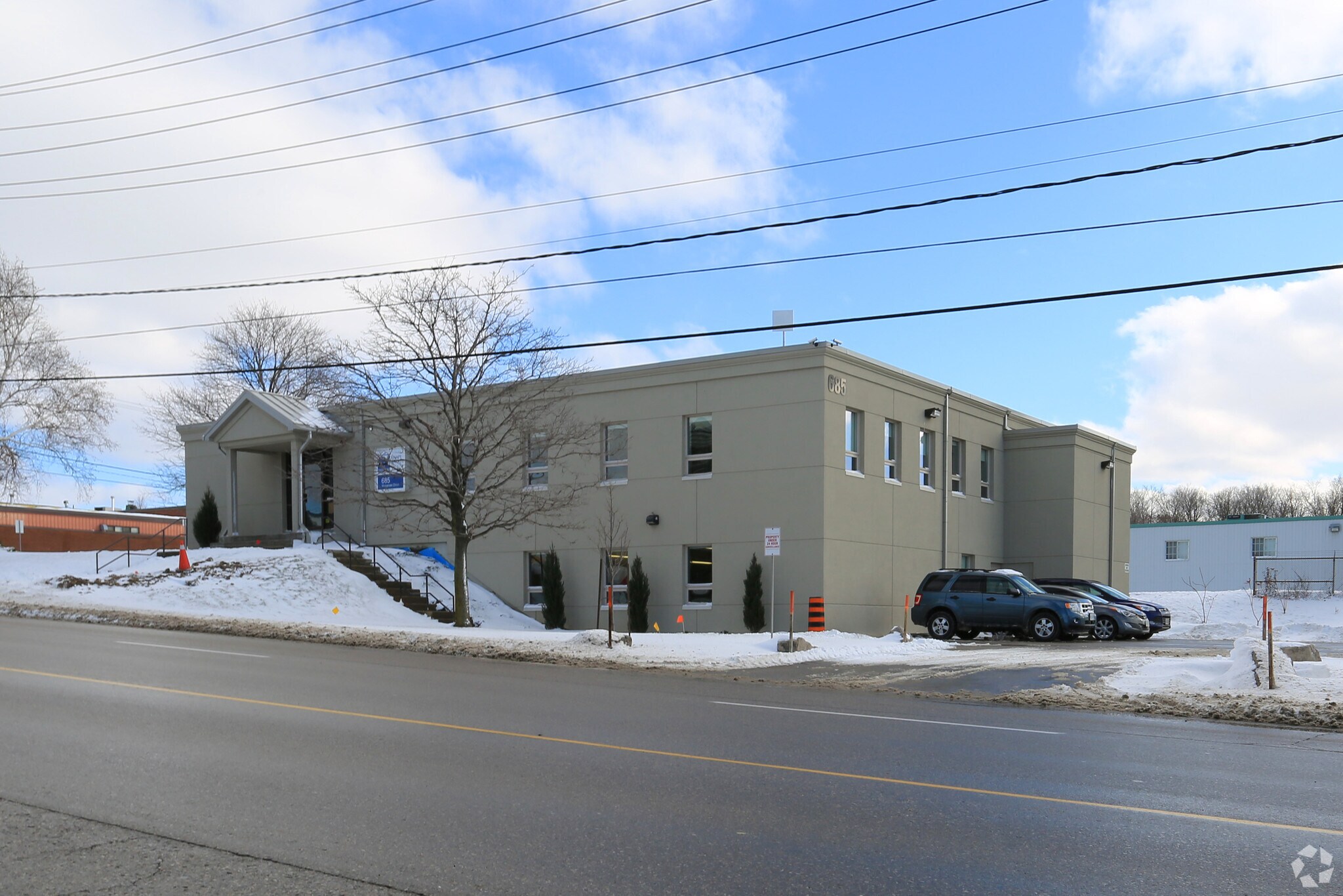 685 Wabanaki Dr, Kitchener, ON for sale Primary Photo- Image 1 of 1