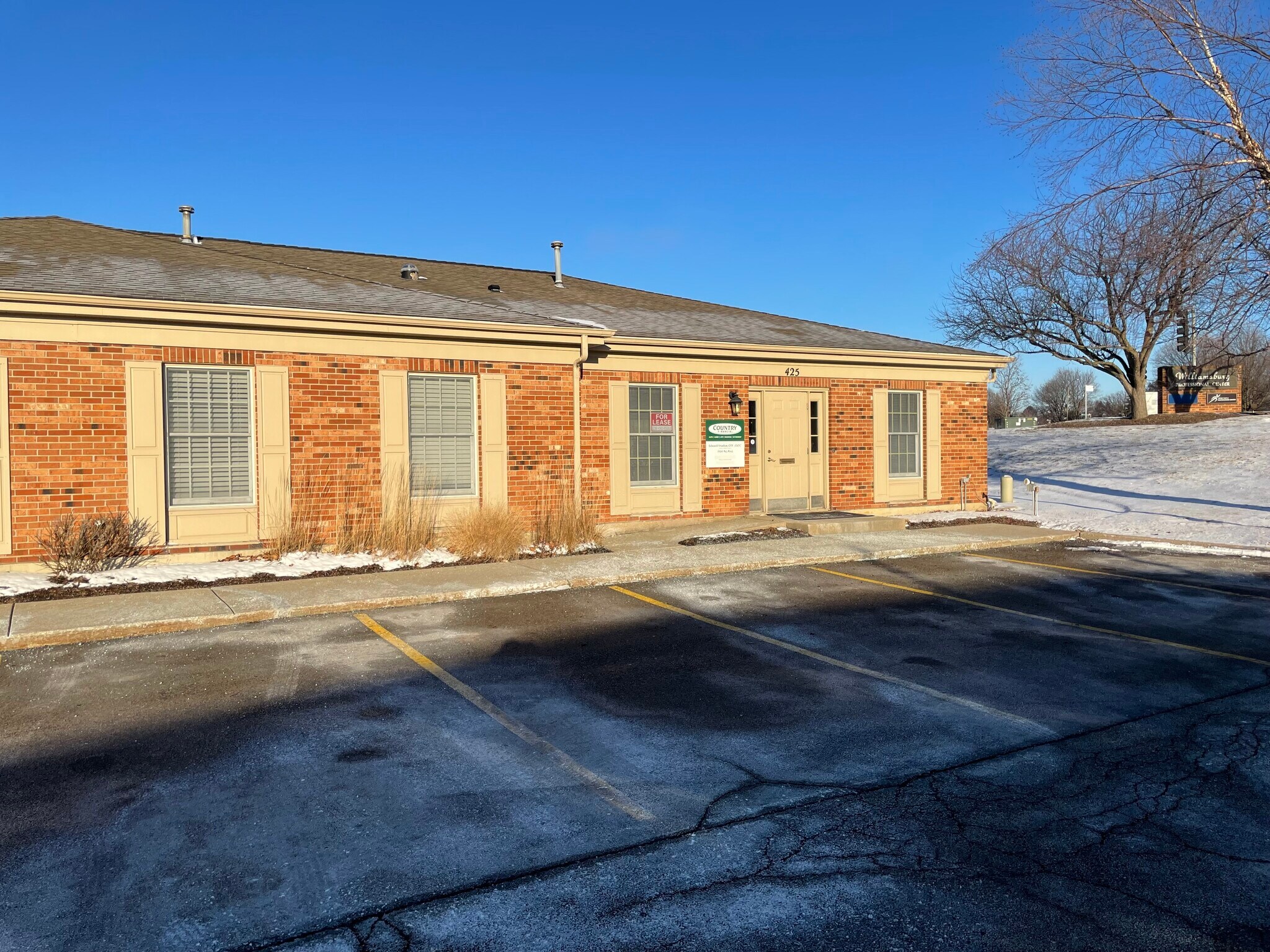 421-425 Williamsburg Dr, Geneva, IL à vendre Photo du bâtiment- Image 1 de 1